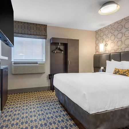 The Champlain Waterfront Hotel Ascend Hotel Collection Orillia Exterior photo