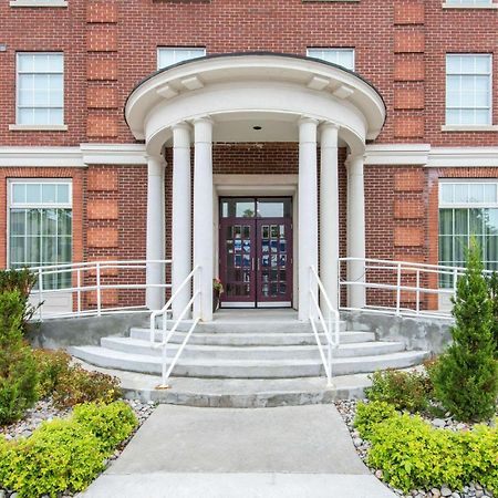 The Champlain Waterfront Hotel Ascend Hotel Collection Orillia Exterior photo