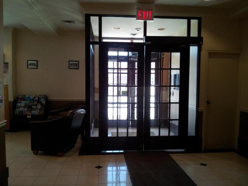 The Champlain Waterfront Hotel Ascend Hotel Collection Orillia Exterior photo